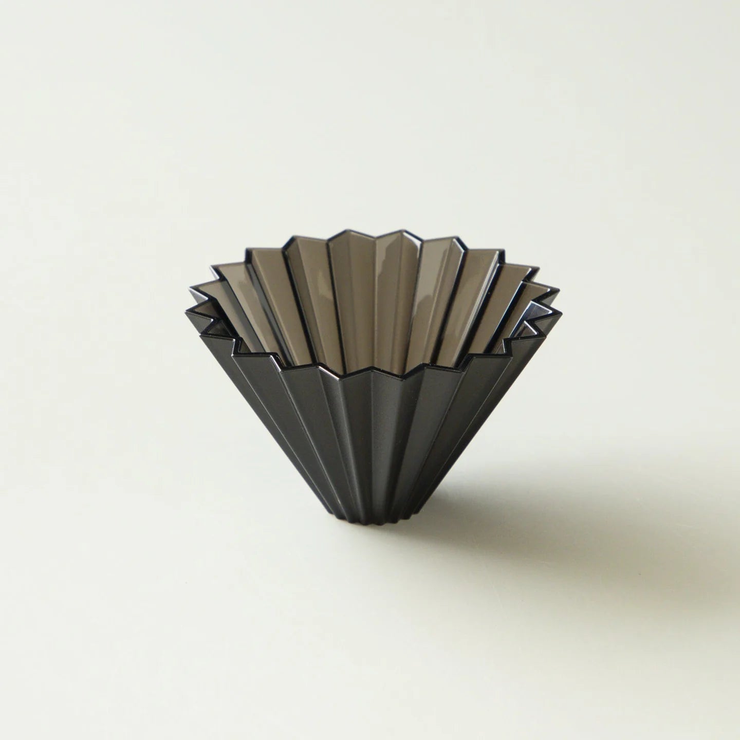 Air Dripper S black + Dripper Holder - Origami